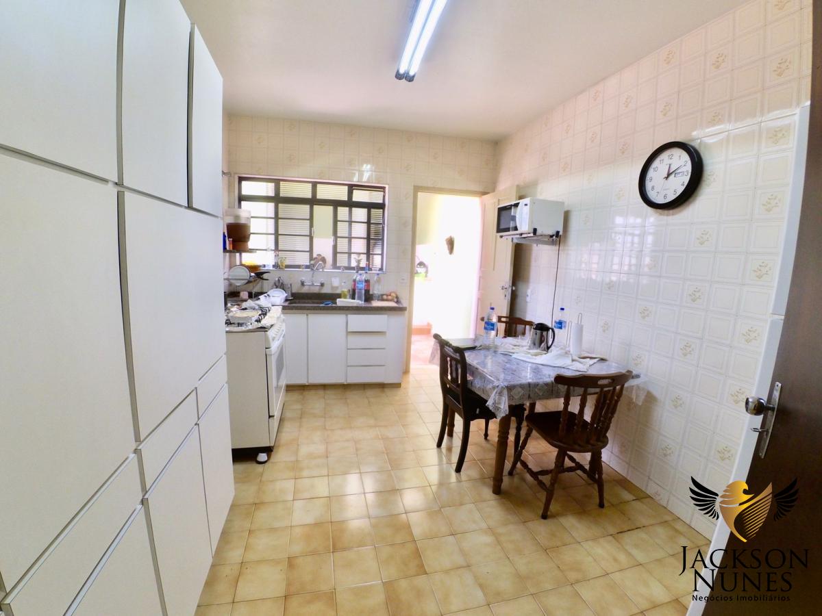 Casa à venda com 4 quartos, 289m² - Foto 6