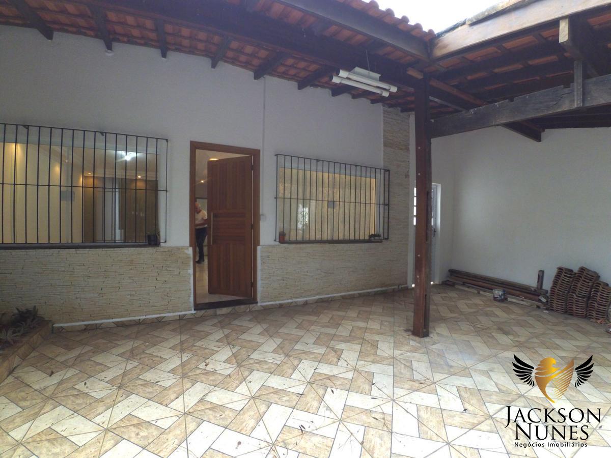 Casa à venda com 2 quartos, 136m² - Foto 1