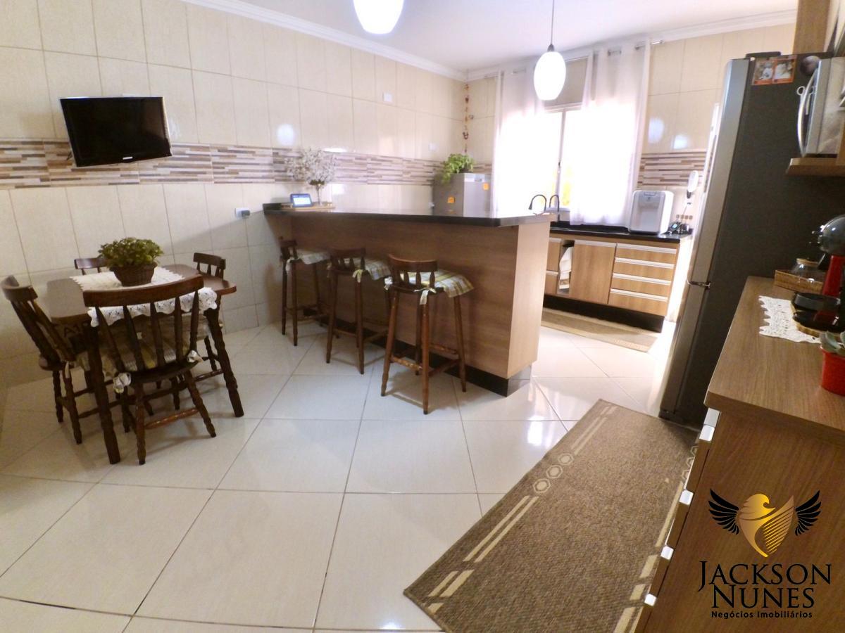 Casa à venda com 4 quartos, 300m² - Foto 2