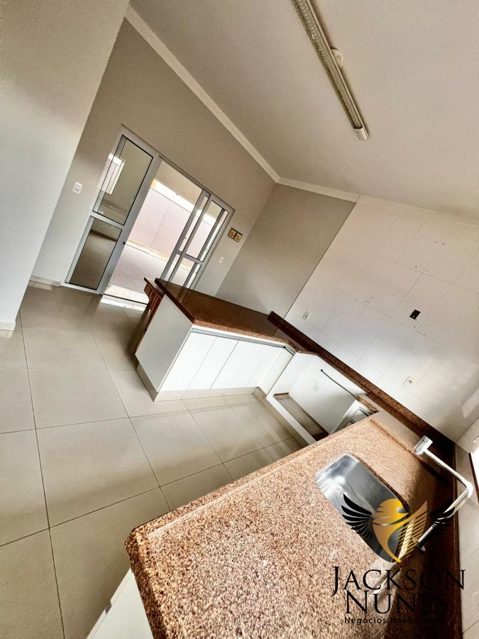 Casa de Condomínio à venda com 3 quartos, 360m² - Foto 3