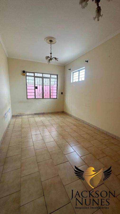 Casa à venda com 3 quartos, 220m² - Foto 4