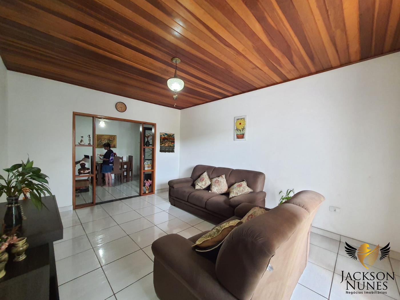 Casa à venda com 1 quarto, 125m² - Foto 1